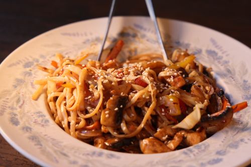 נודלז ירקות